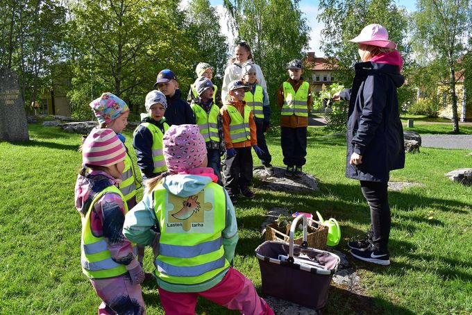 Lasten pyhiinvaellus Vanhassa Raumassa
