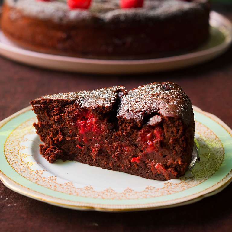 Nigella Lawson's Chocolate Raspberry Pudding Cake How to Eat