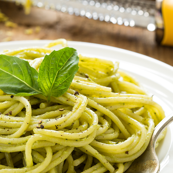 15 Minute Creamy Avocado Pasta The Happy Foodie