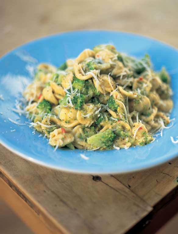 Jamie Oliver's Broccoli And Anchovy Orecchiette Recipe