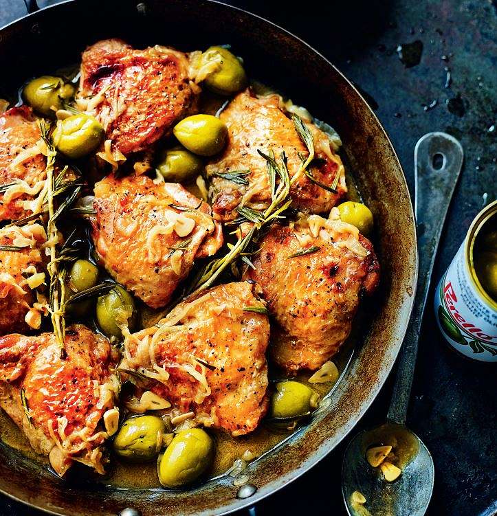 Chicken with Spanish Olives (Pollo Con Salsa De Aceitunas Españolas) The Happy Foodie