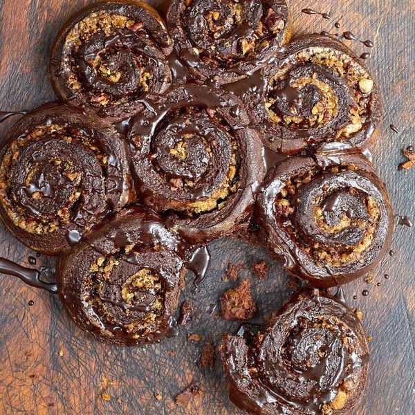 Chocolate Cinnamon Rolls The Happy Foodie