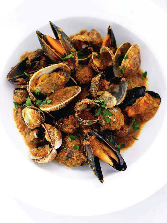 Mussel, Cockle and Clam Masala - The Happy Foodie