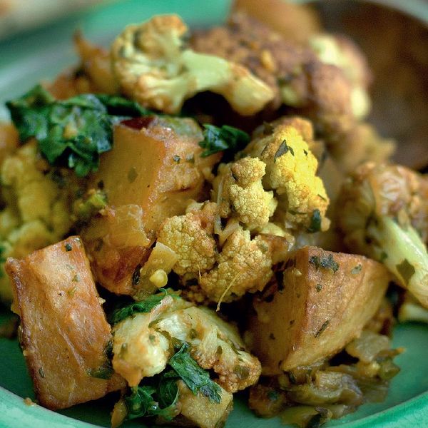 Madhur Jaffrey's Aloo Gobi (Cauliflower With Potatoes)