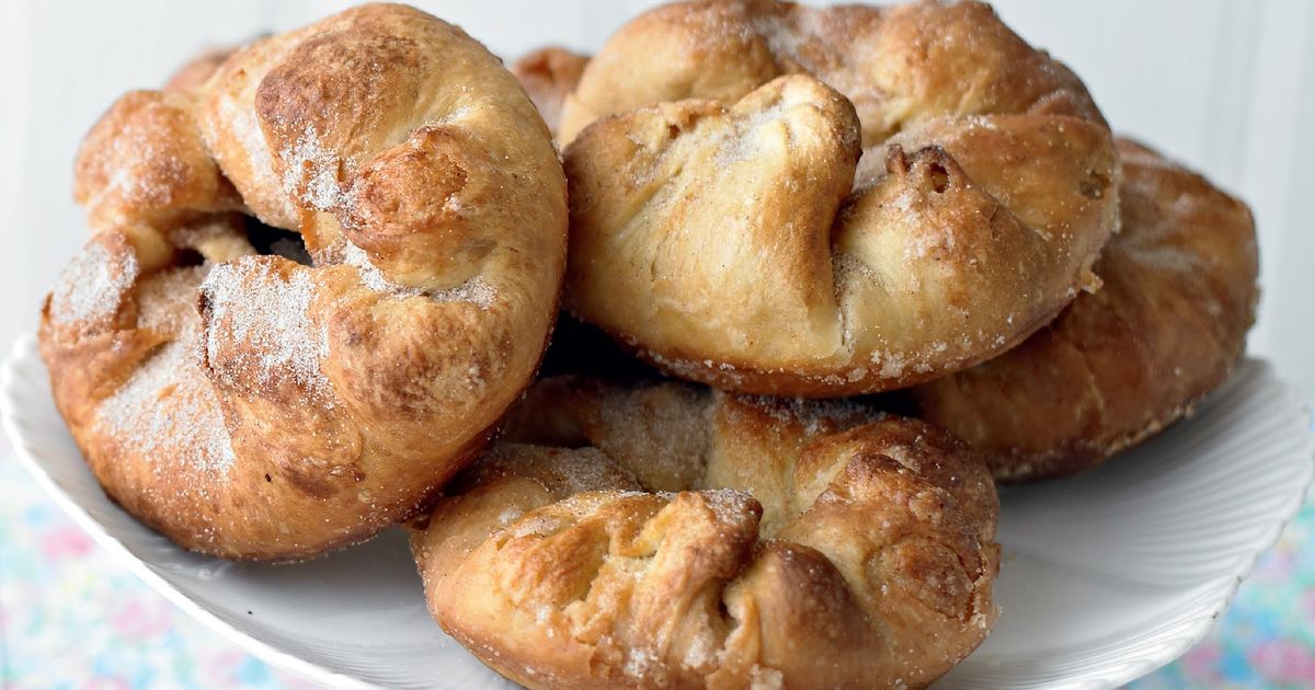 Traditional Lardy Cakes