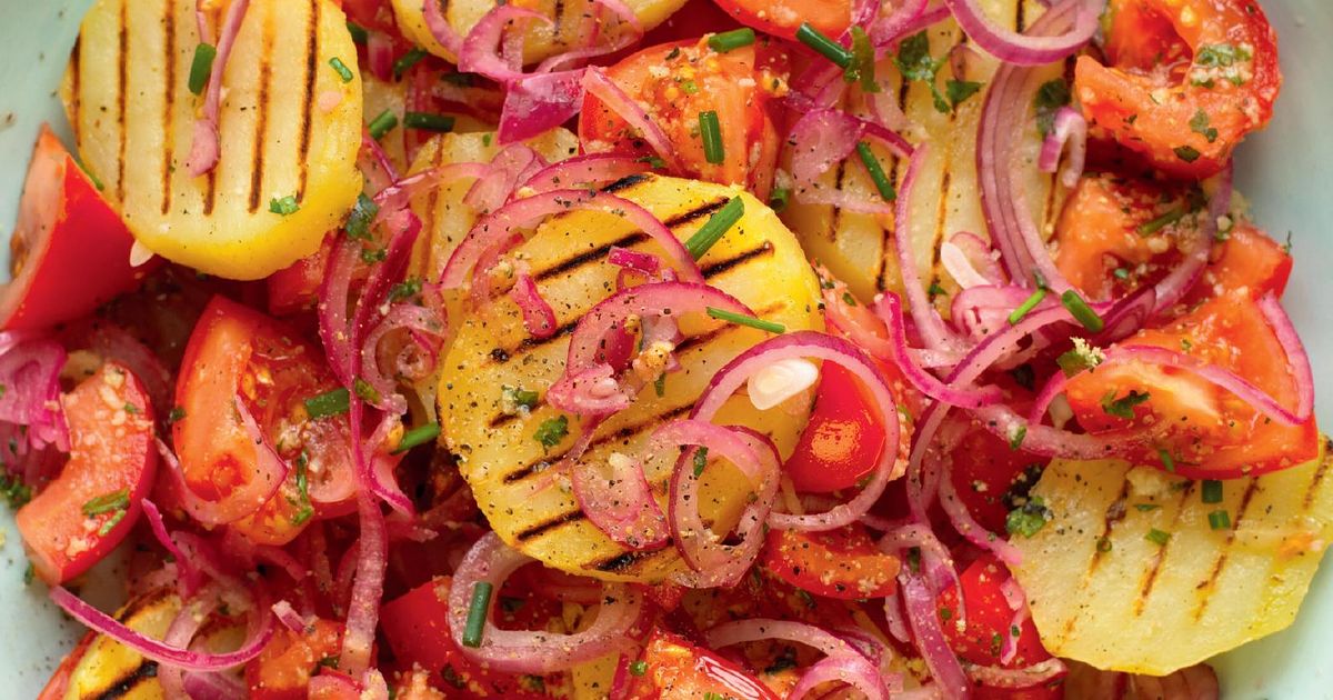 Griddled Potato Tomato And Red Onion Salad The Happy Foodie