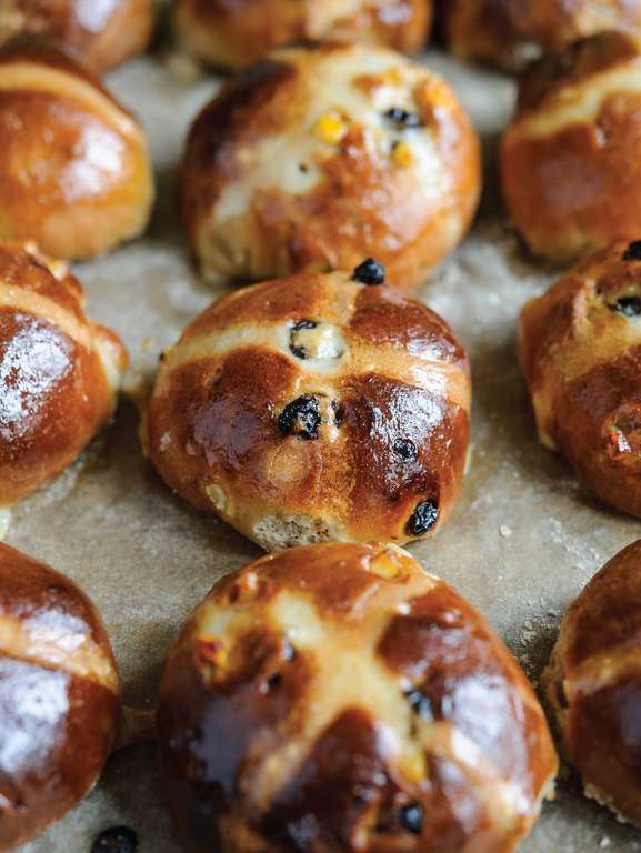 Classic Hot Cross Buns - The Happy Foodie