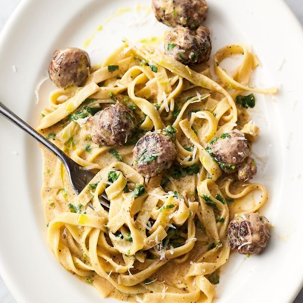 jamie-oliver-s-easy-sausage-carbonara