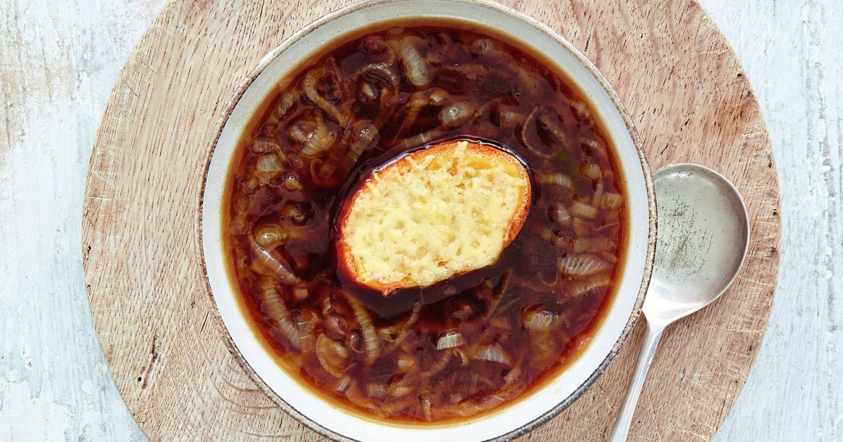 Mary Berry's French Onion Soup with Mustard Cheese Croûtes Mary Berry's French Onion Soup with Mustard Cheese Croûtes