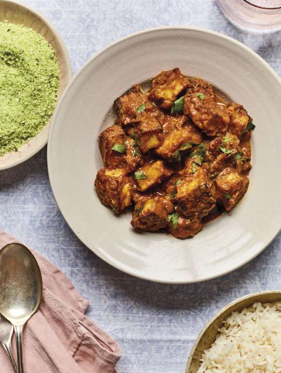 Nadiya Hussain's Vegetarian Halloumi Curry Recipe | Family Favourites