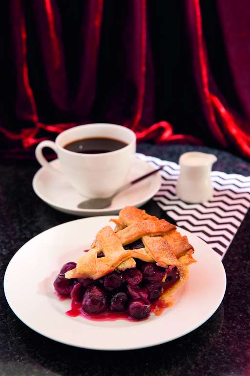 My Twin Peaks Cherry Pie - The Happy Foodie