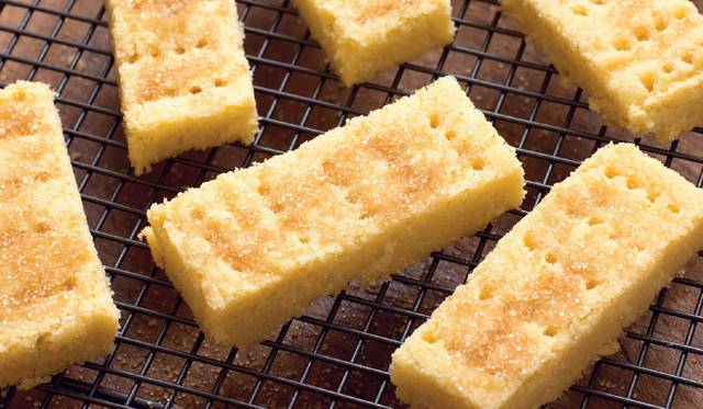Mary Berry Easy Homemade Shortbread Recipe With Flour Butter,Where Do Birds Go At Night When Its Cold