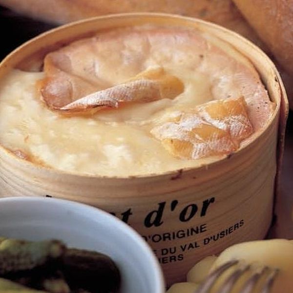 Baked Whole Vacherin Mont d'Or (with New Potatoes and 