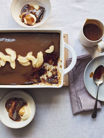 8 of the best Mary Berry salmon recipes | En croute, traybake