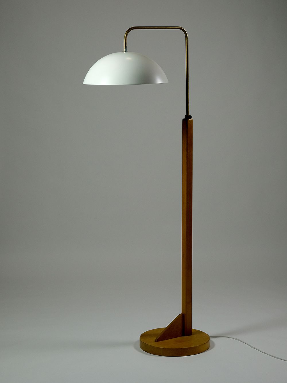 Aino Aalto: Floor lamp 607A