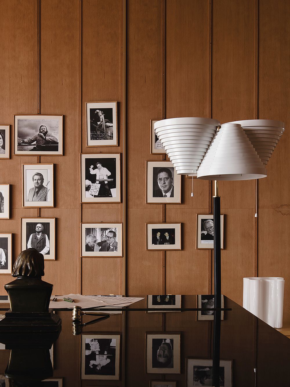 The A809 floor lamp by Alvar Aalto