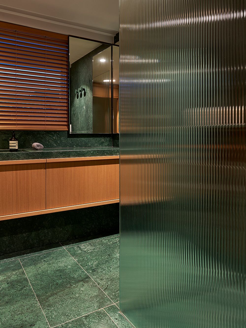 Guatemala Verde in the bathroom