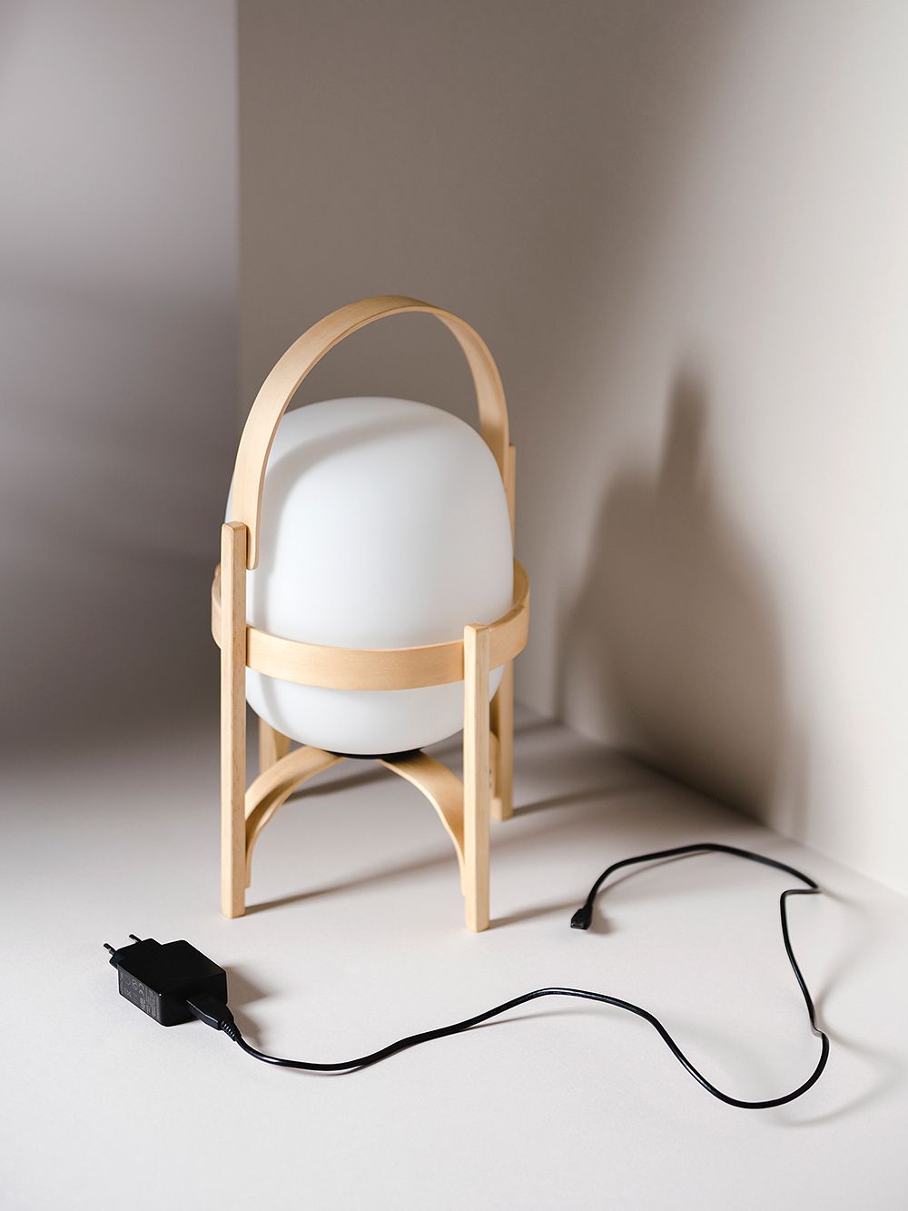 The Cesta Lamp Showcases Natural Materials And Meticulous Handiwork Design Stories