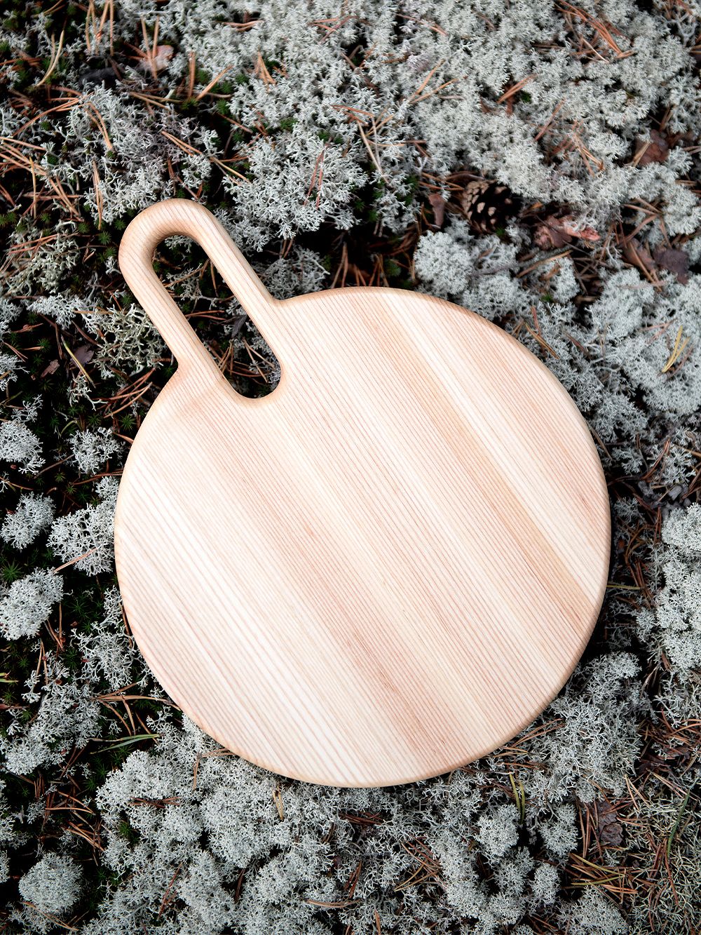 Hanna Saari Halikko cutting board, round, ash