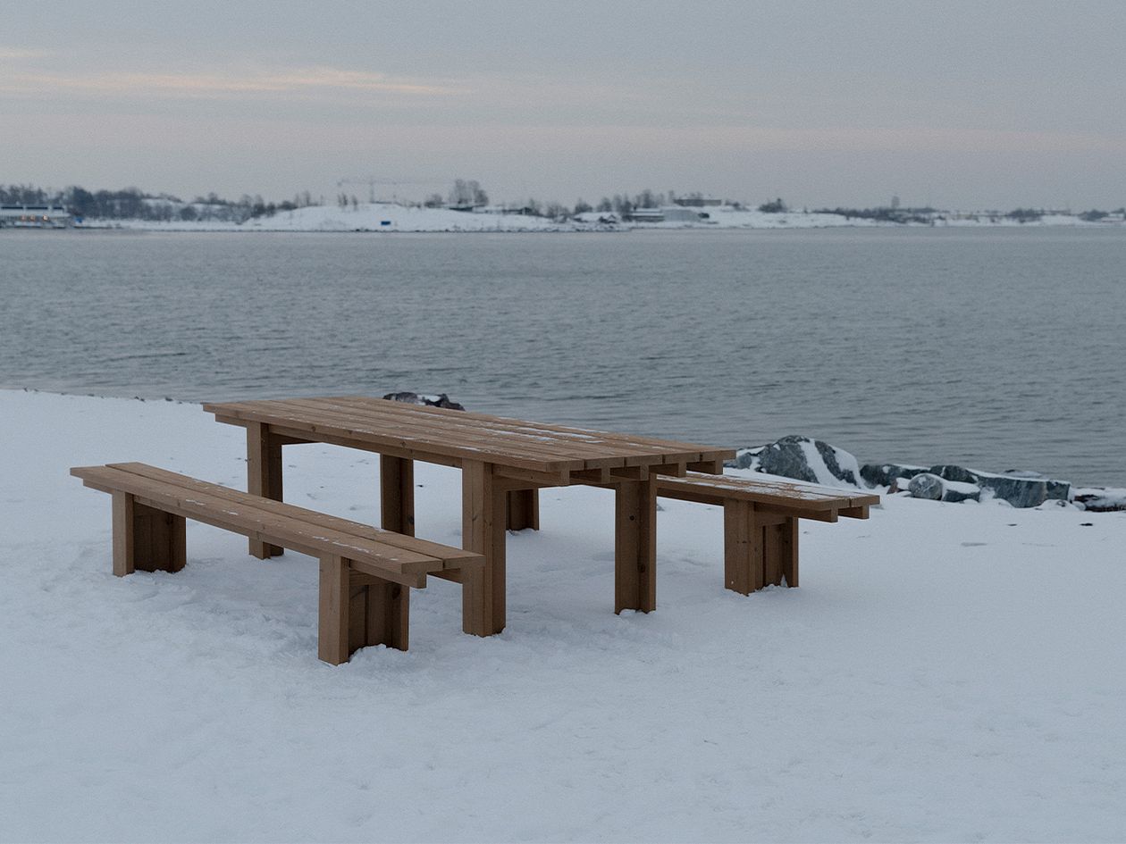 Vaarnii's Osa outdoor table and two Osa benches