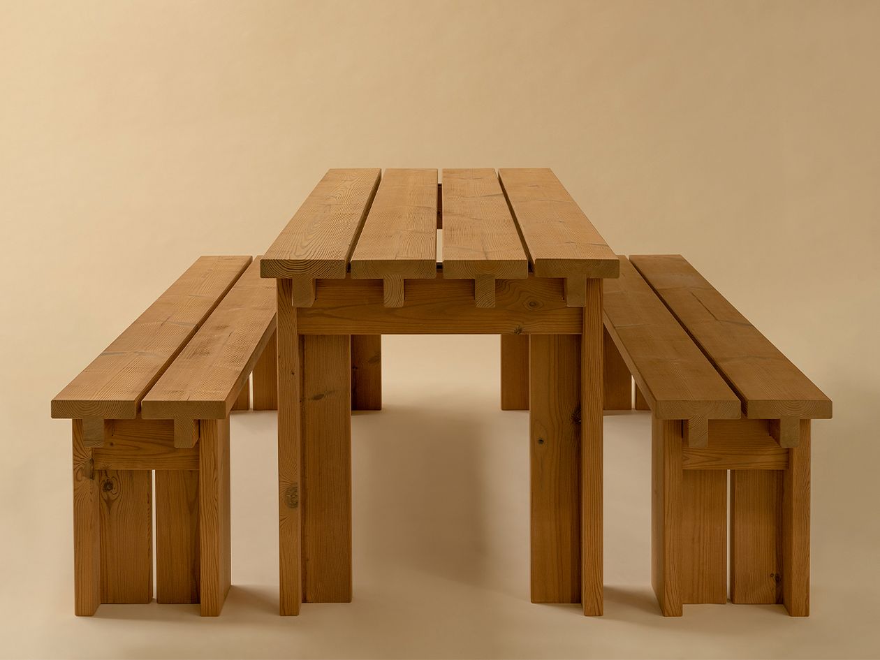 Vaarnii's Osa outdoor table and two Osa benches