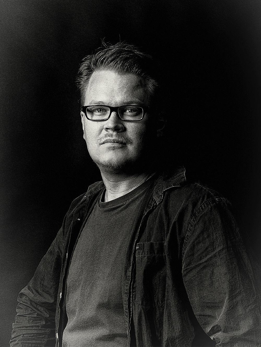 Portrait of darkroom artist Mikael Siirilä