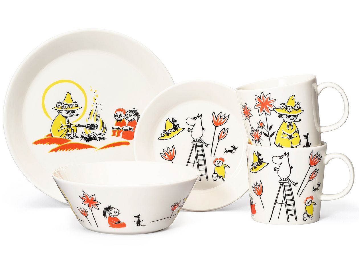 Moomin by Arabia x Red Cross tableware: plates, bowl and two mugs