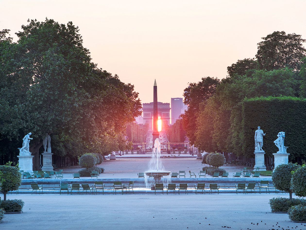 Avenue des Champs-Élysées, Paris