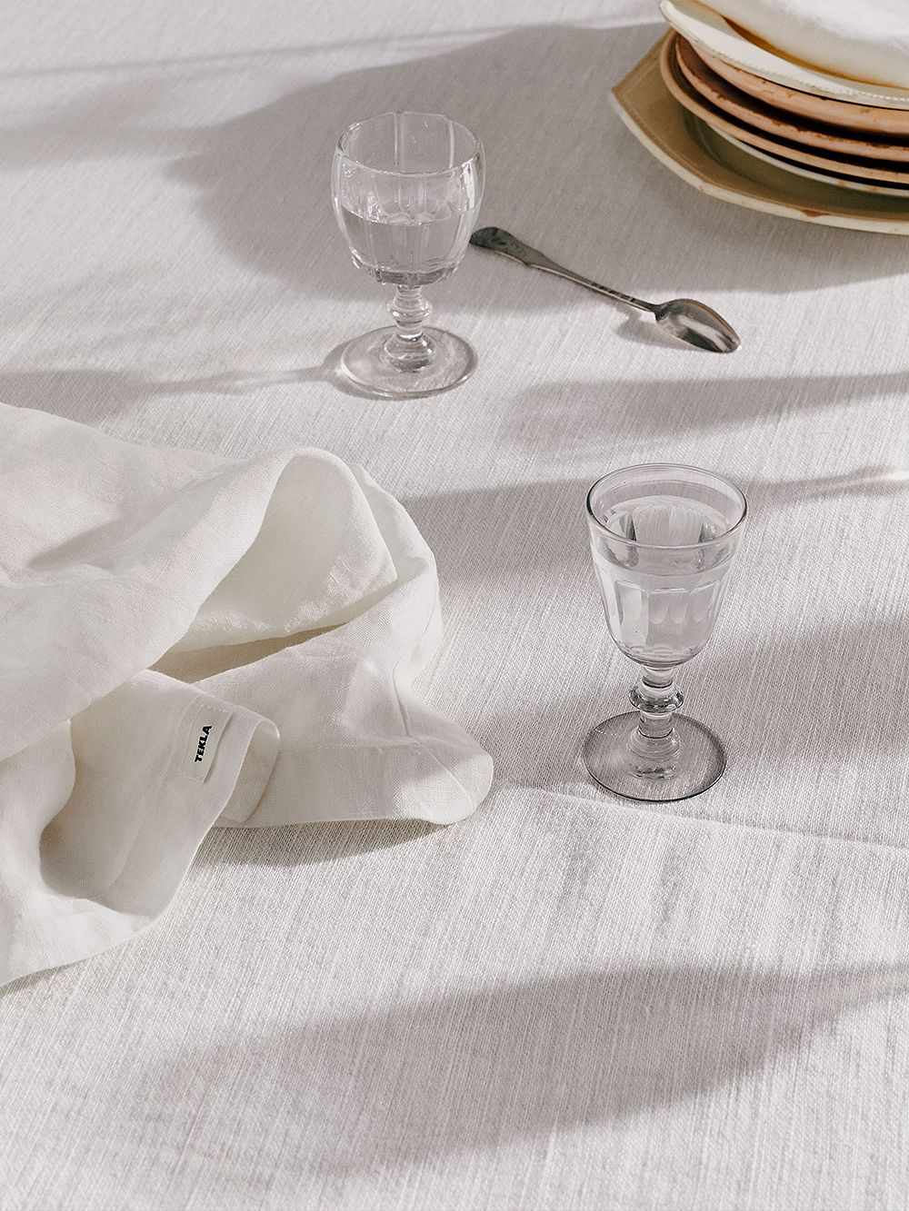 Tekla Linen table cloth, porcelaine