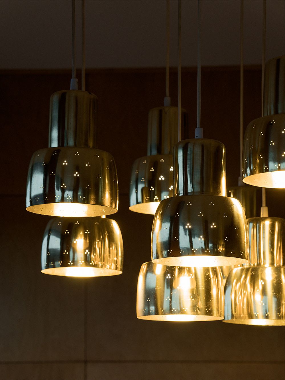Paavo Tynell chandelier at Hotel Vaakuna