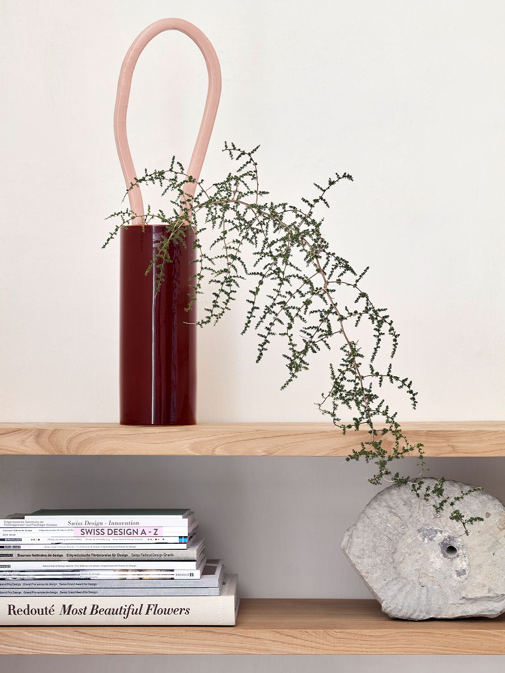 Vitra's Vase Découpage Boucle