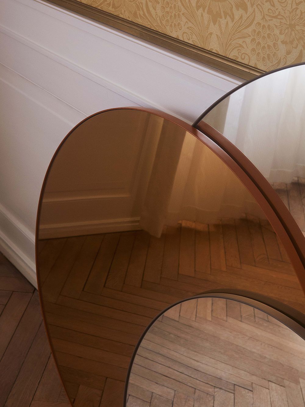 AYTM's Circum mirror