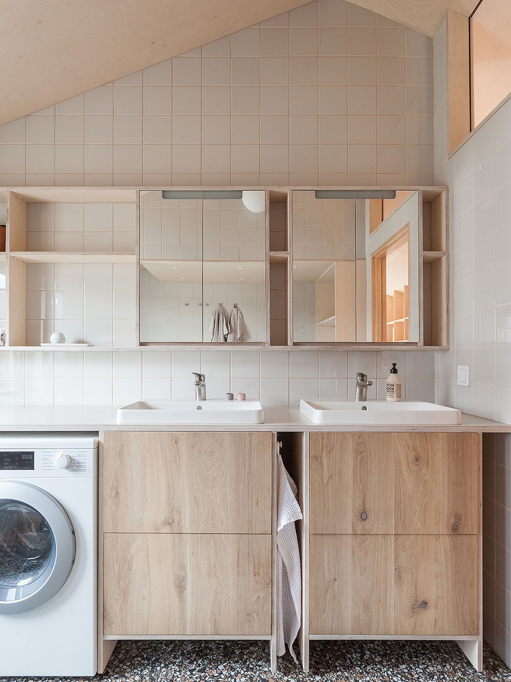 Villa Vassdal by Studio Holmberg