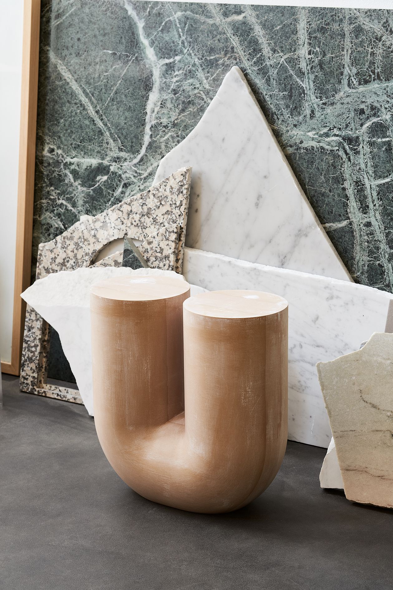 A slip-cast model version of the Kink vase.