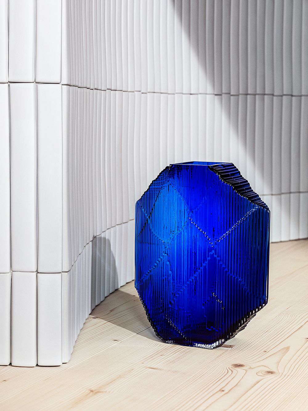 Iittala  Kartta glass sculpture 240 x 335 mm, ultramarine