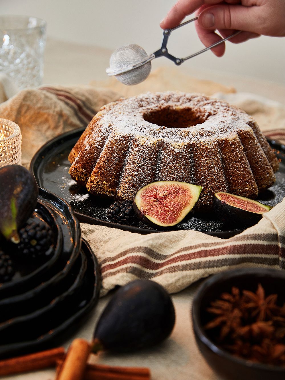 Date cake with figs
