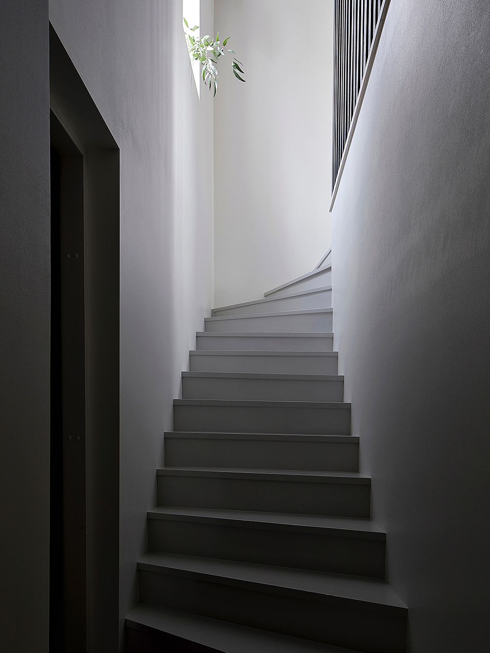 Staircase painted gray with Betolux