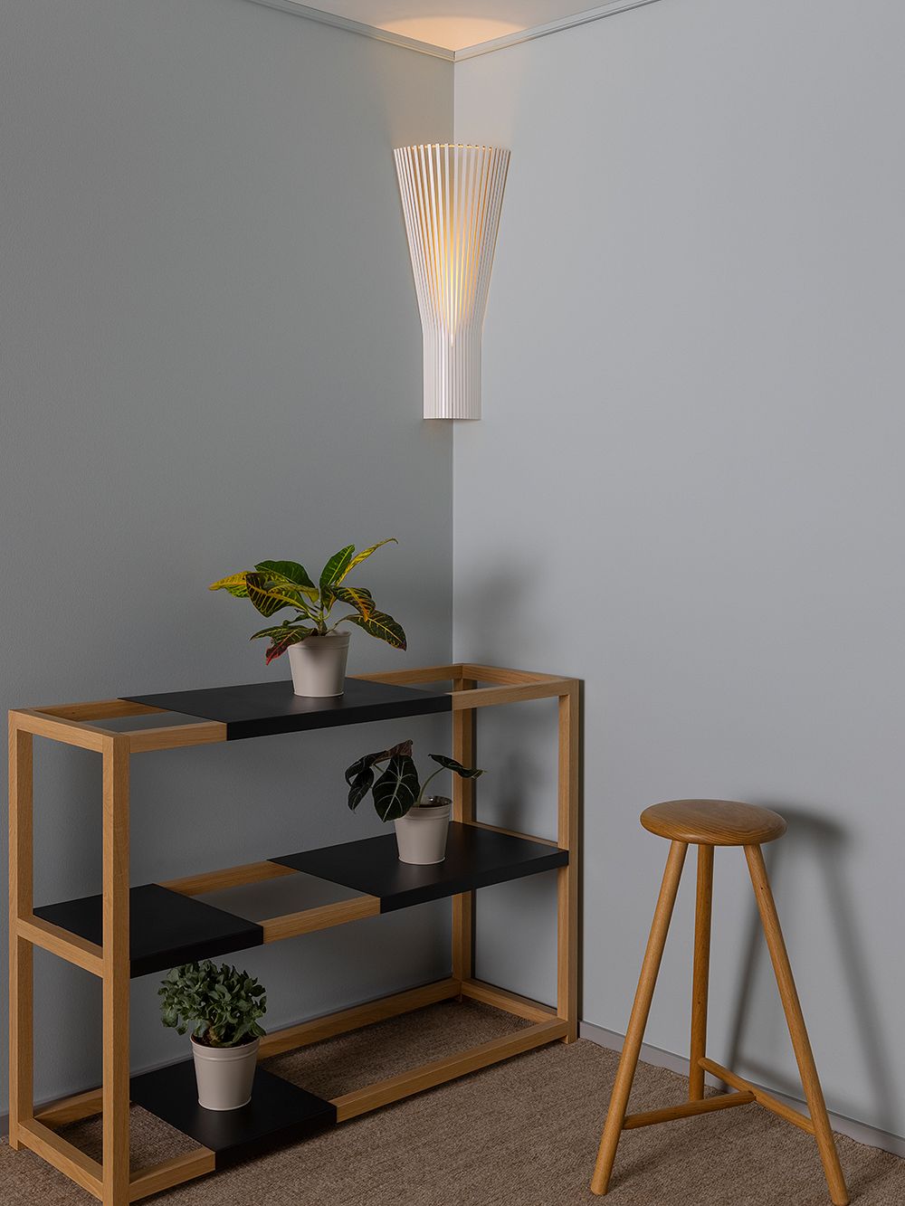Secto Design 4236 corner lamp