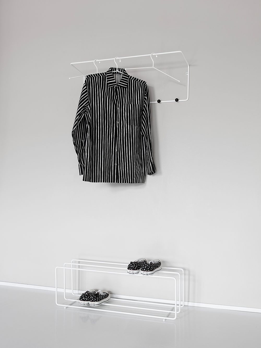 Showroom Finland Mixrack coat rack and shoe rack