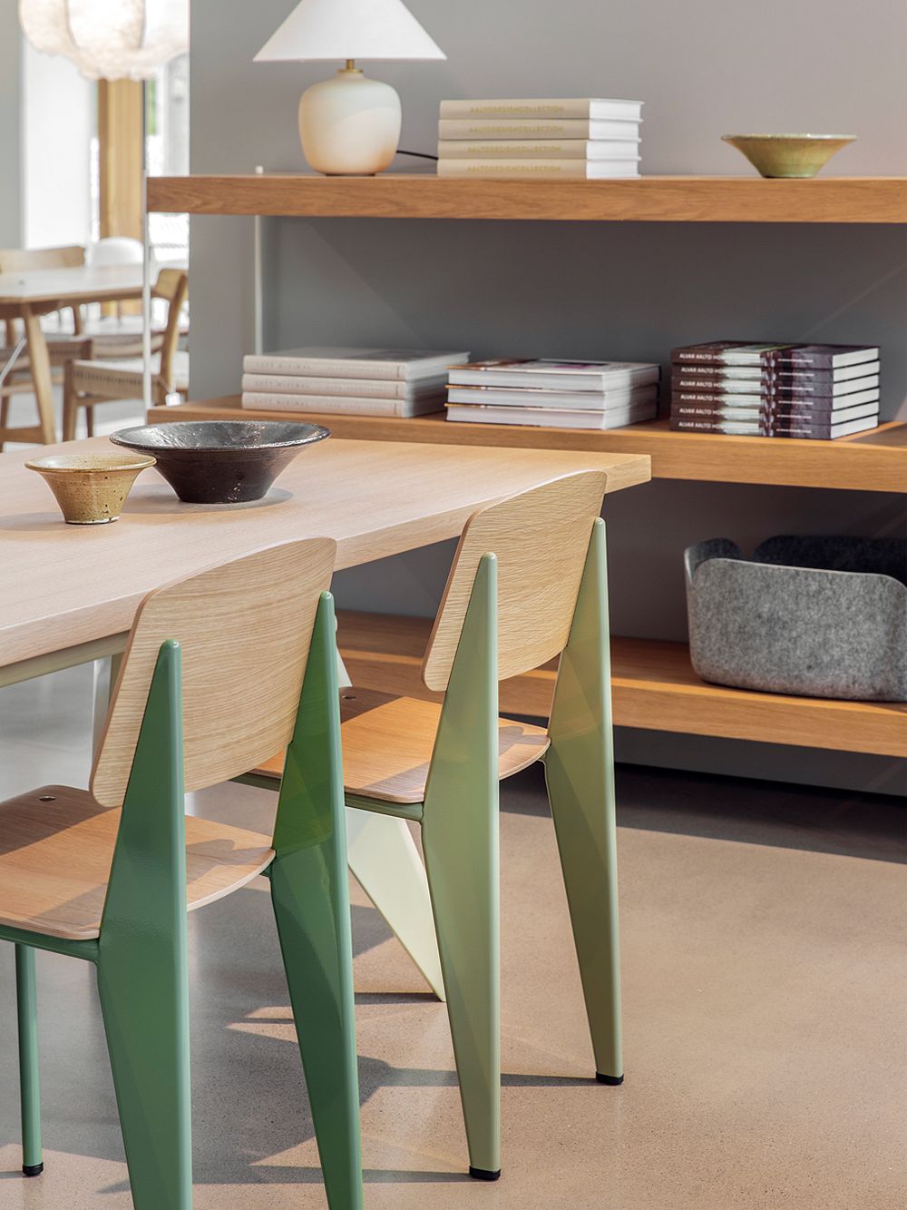 Vitra Standard chair, Prouvé Blé Vert - oak