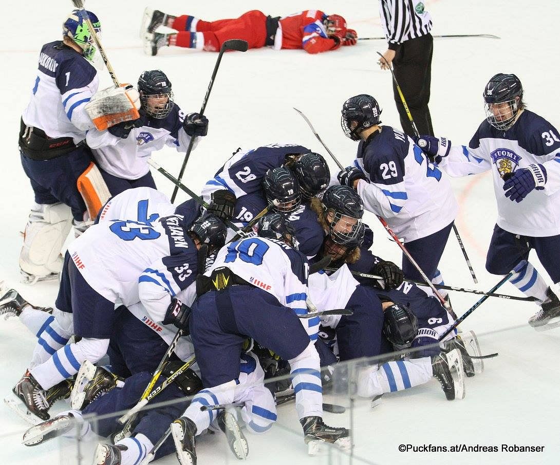 Suomi juhlii finaalipaikkaa Toni Utusen jatkoaikamaalin jälkeen. Kuva: Andreas Robanser