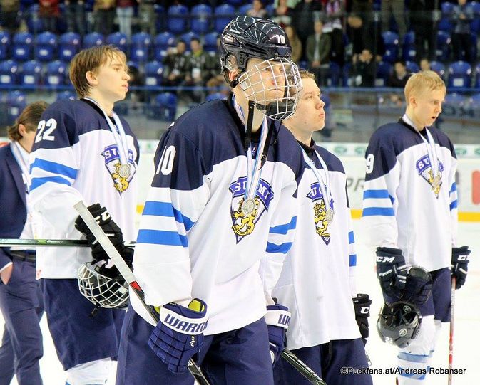 Kristian Vesalaista ei kisojen MVP-valinta lämmittänyt. Pikkuleijonien tuliaisiksi kisoista jäivät hopeamitalit. Kuva: Andreas Robanser