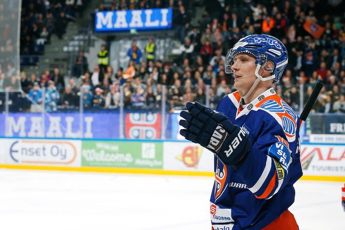 Veli-Matti Savinainen tuuletti kauden 30:ttä maaliaan. Kuva: Jukka Rautio / Europhoto
