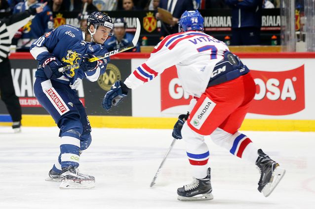 Roope Hintz liittyy amerikkalaislähteiden mukaan Suomen MM-leirille Liigan pronssiottelun jälkeen. Kuva: Jukka Rautio / Europhoto