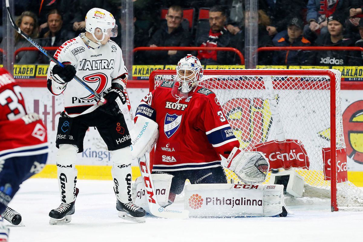 Kevin Lankinen nousi kauden aikana HIFK:n ykkösvahdiksi. Kuva: Jukka Rautio / Europhoto