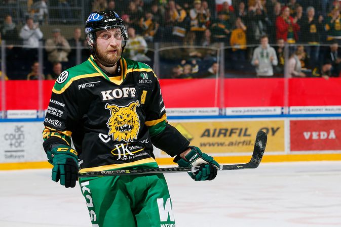 Sami Sandell iski ensimmäisessä erässä JYPiä vastaan taululle tehot 1+1. Kuva: Jukka Rautio / Europhoto