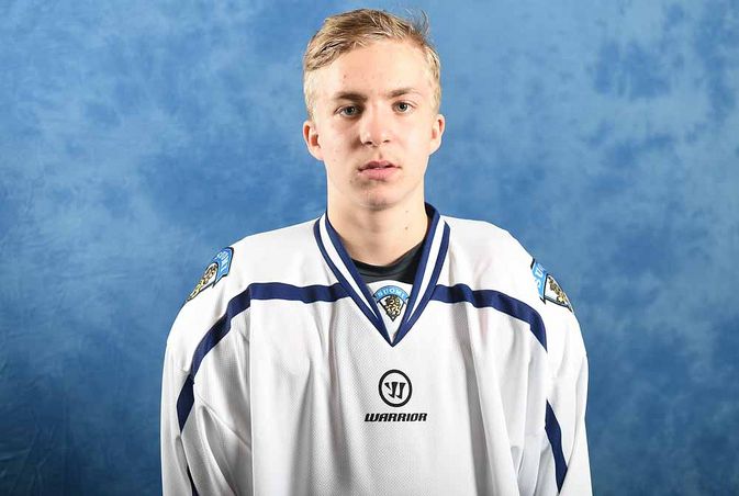 Joni Ikonen kuritti Latviaa hattutempulla. Kuva: Leijonat.fi