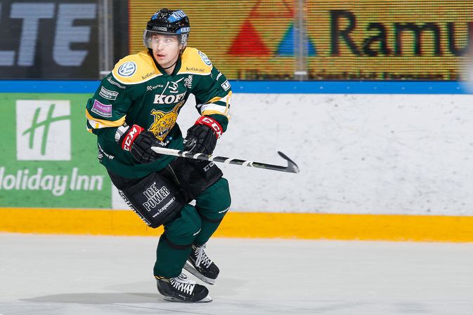 Laiturina paremmin tunnettu Michael Keränen sentteröi Ilveksen kakkosketjua. Kuva: Jukka Rautio / Europhoto (Arkistokuva)