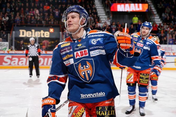 Aleksi Salonen iski voittomaalin komealla läpiajoharhautuksella toisen erän alkupuolella. Kuva: Jukka Rautio / Europhoto