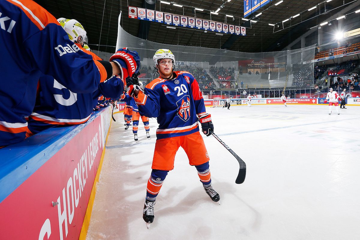 Niko Ojamäki tuulettaa 2-2-osumaa. Kuva: Jukka Rautio / Europhoto